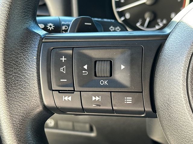 Used 2023 Nissan Rogue S image 28