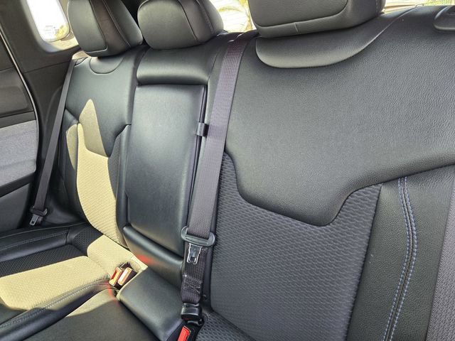 Used 2024 Jeep Compass Latitude AWD/4WD image 11