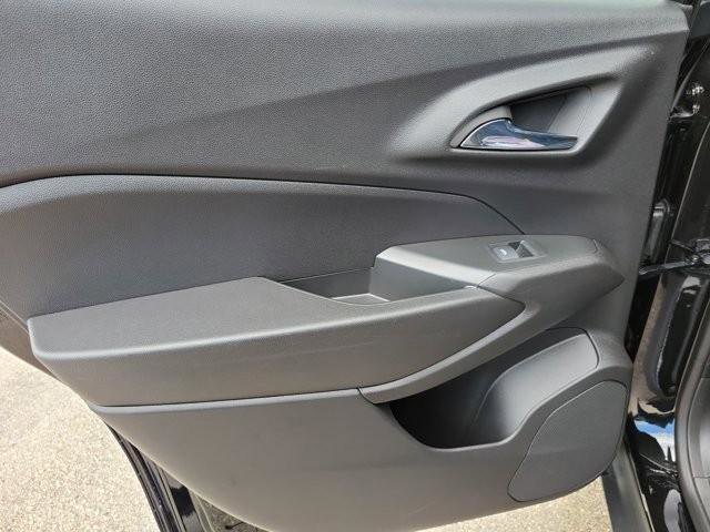Used 2026 Chevrolet Trax RS FWD image 21