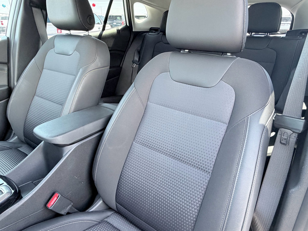 Used 2024 Chevrolet Trax LT w/ LT Convenience Package FWD image 20