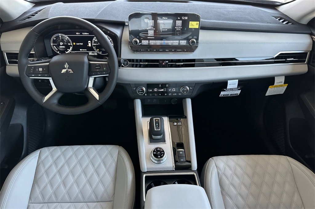 New 2025 Mitsubishi Outlander SEL image 14