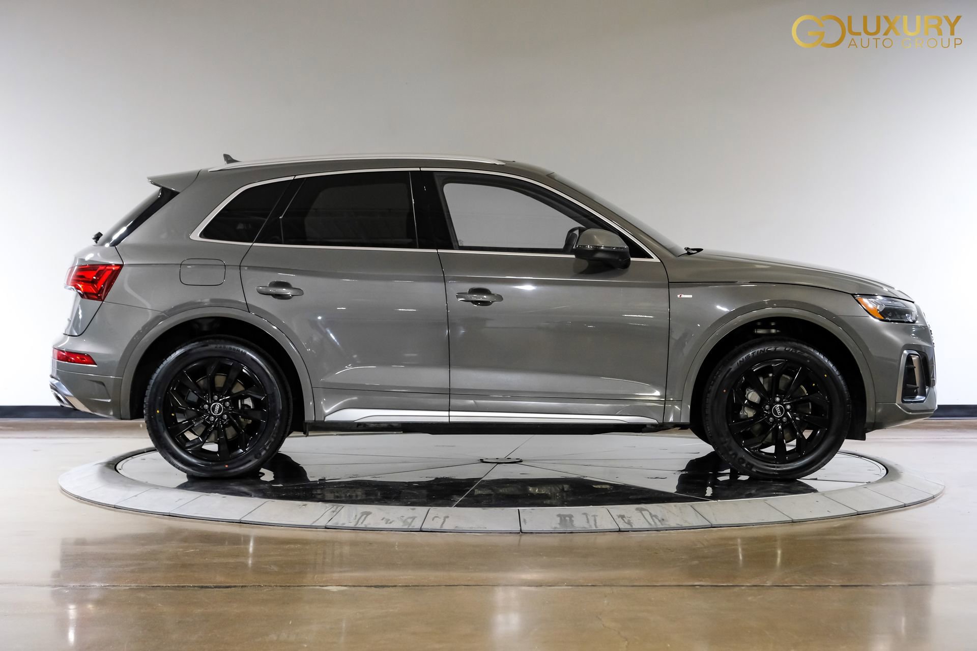 Used 2023 Audi Q5 2.0T Premium Plus w/ Premium Plus Package AWD/4WD image 9