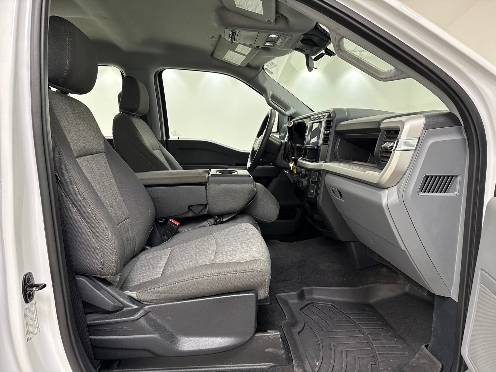Used 2023 Ford F250 XL w/ STX Appearance Package AWD/4WD image 32