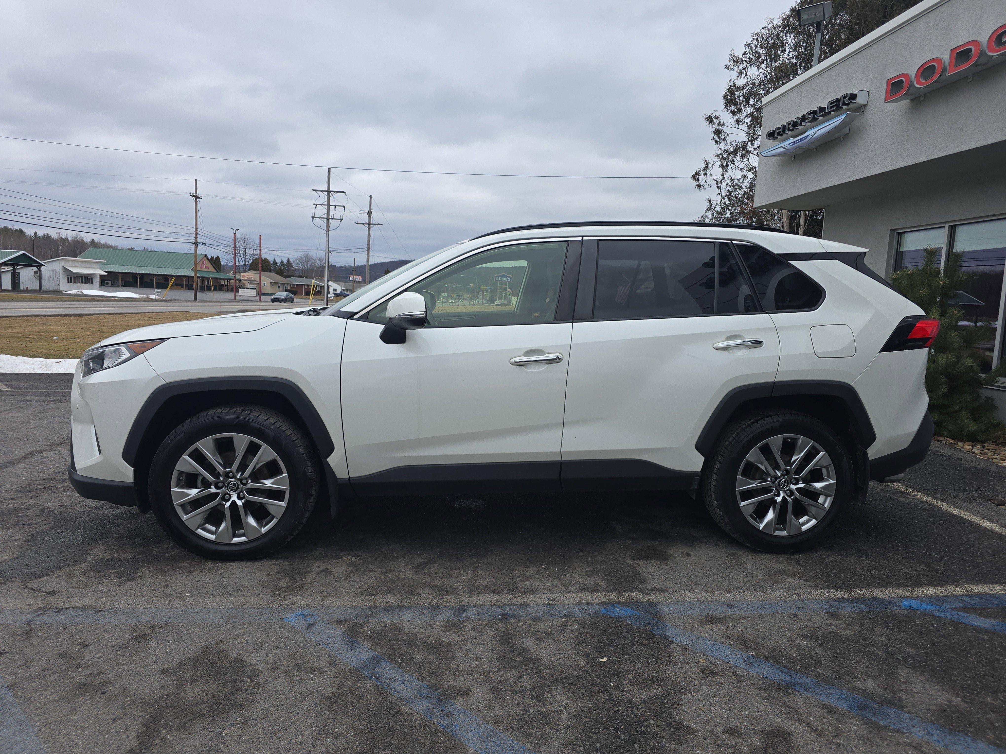 Used 2019 Toyota RAV4 Limited w/ All Weather Liner Package image 7