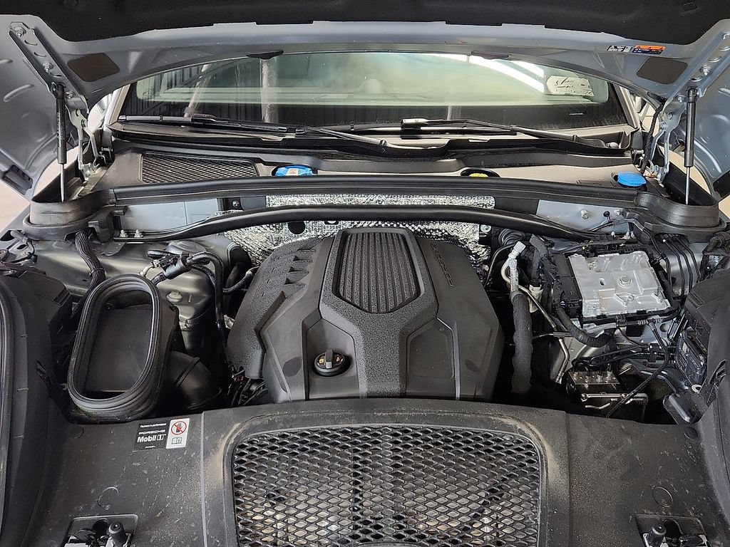 Certified 2026 Porsche Macan AWD/4WD image 29