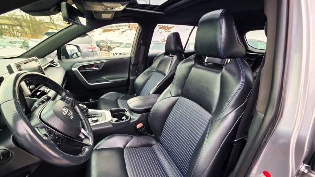 Used 2019 Toyota RAV4 XSE image 11