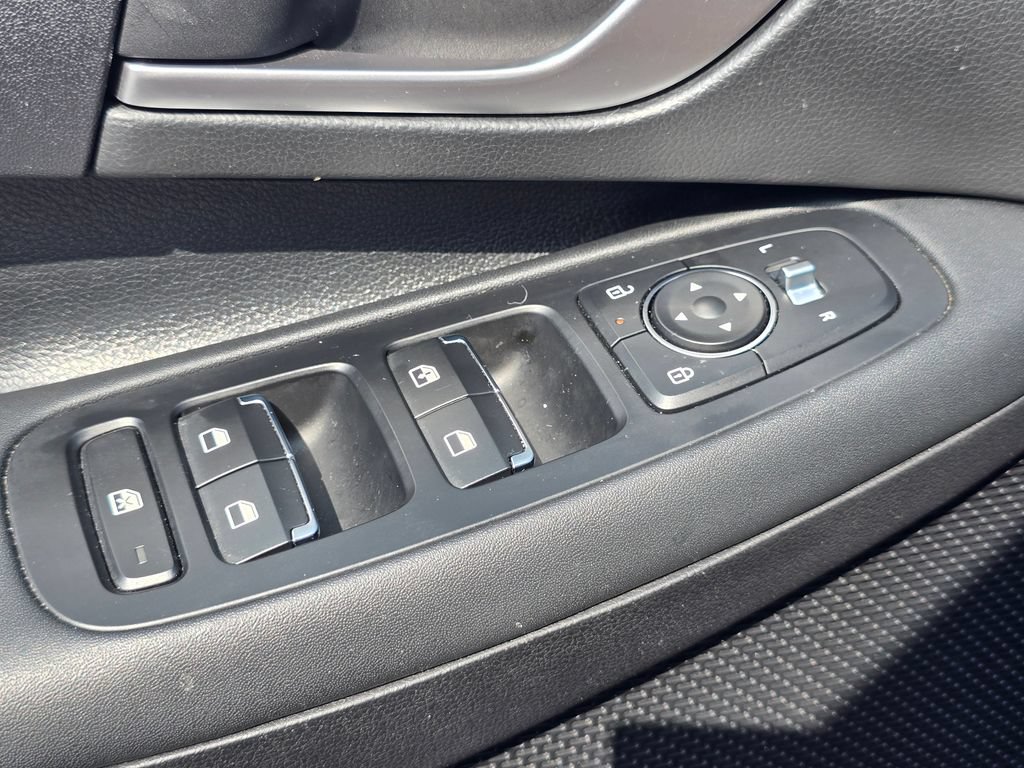 Used 2025 Hyundai Sonata SE FWD image 22