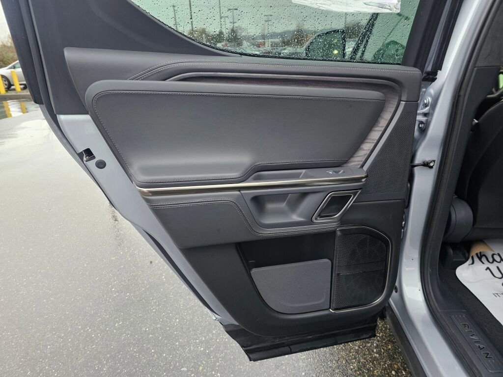 Used 2022 Rivian R1T Launch Edition image 19