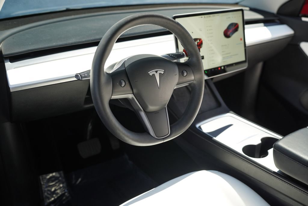 Used 2021 Tesla Model Y Long Range AWD/4WD image 17