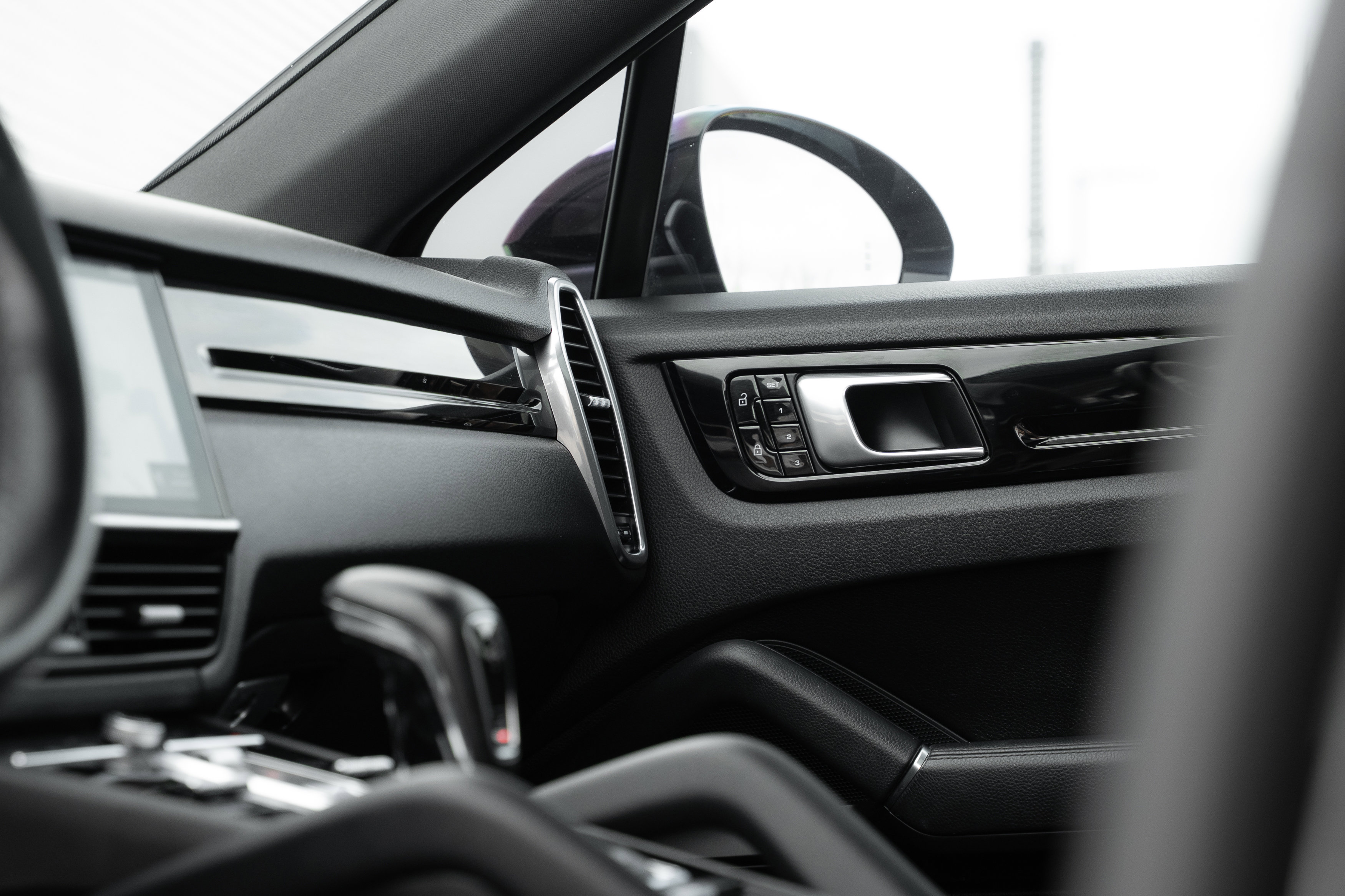 Used 2020 Porsche Cayenne S AWD/4WD image 16