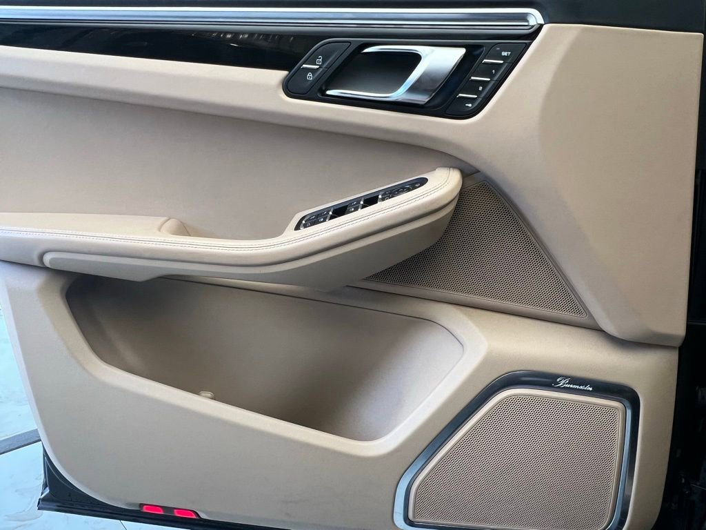 Certified 2023 Porsche Macan S AWD/4WD image 19