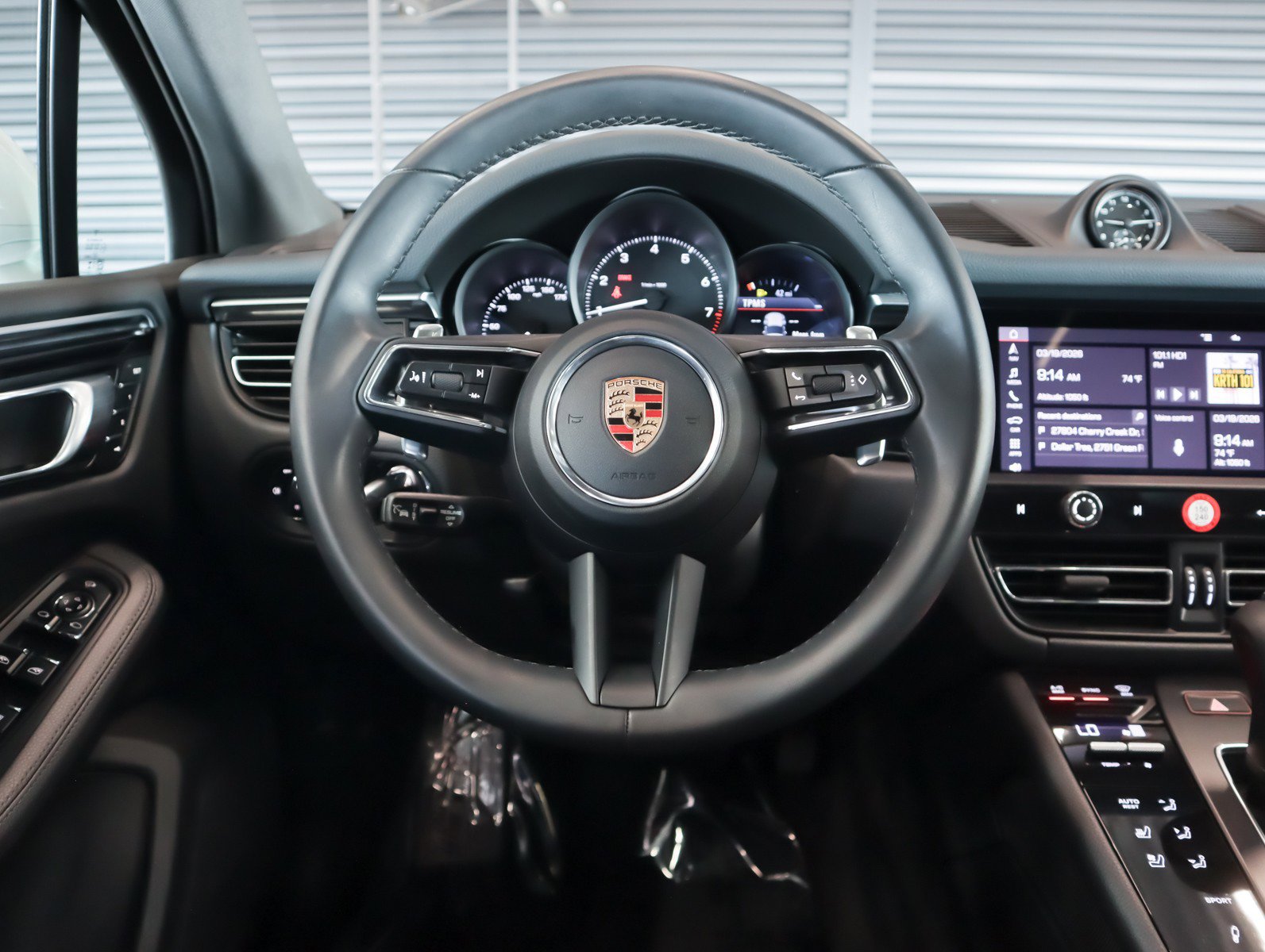 Certified 2024 Porsche Macan image 15