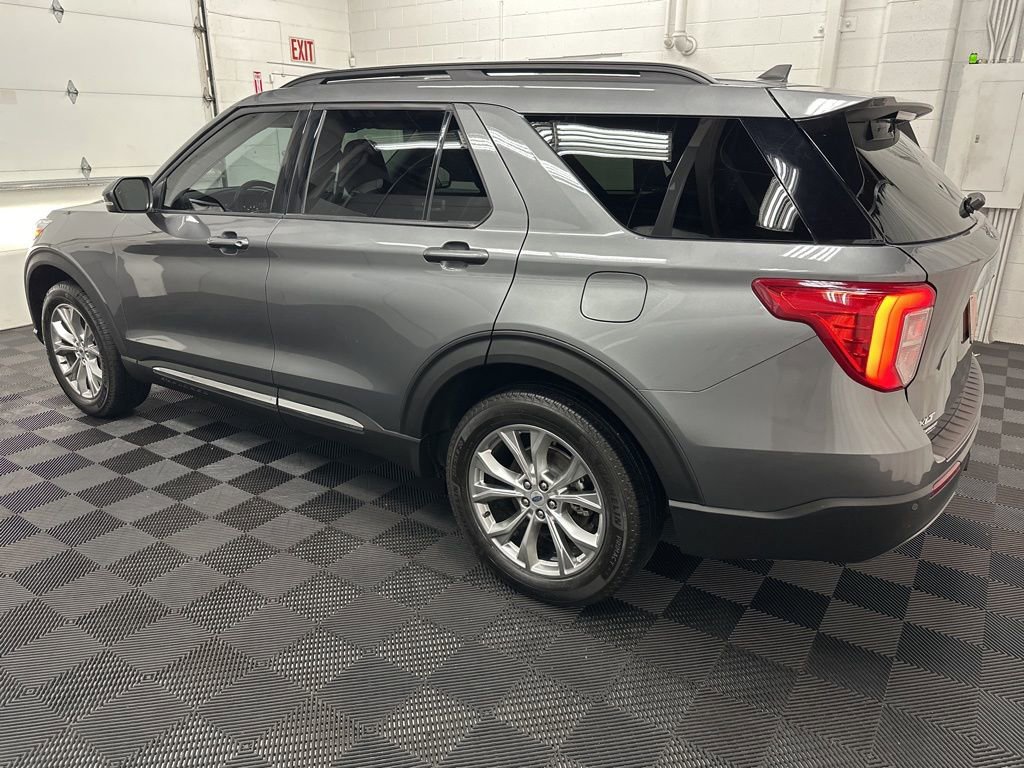 Used 2024 Ford Explorer XLT w/ Equipment Group 202A image 7