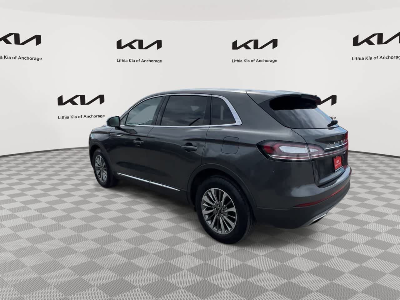 Used 2019 Lincoln Nautilus Select AWD/4WD image 6