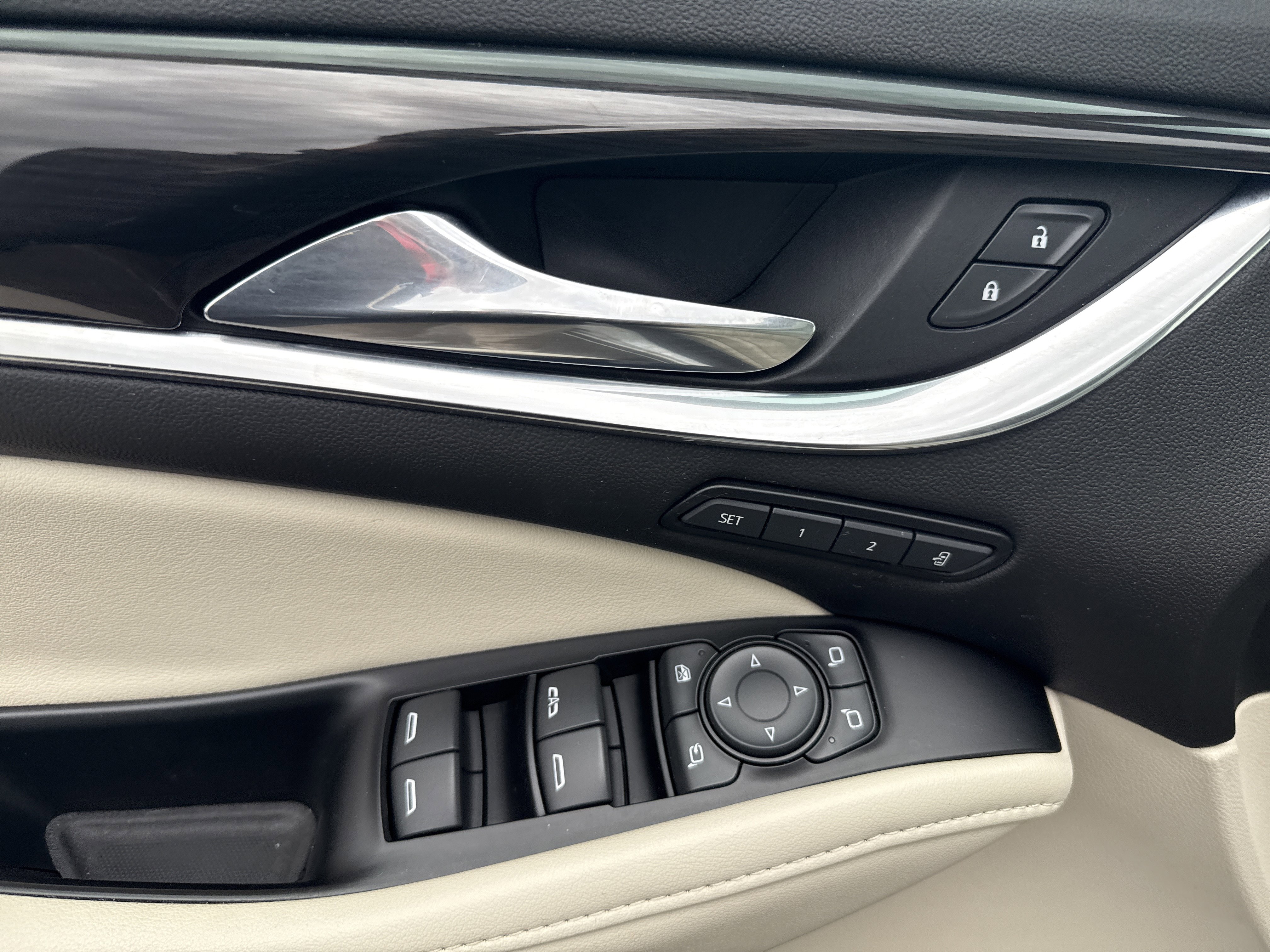 Used 2023 Buick Enclave Premium w/ Experience Buick Package image 17