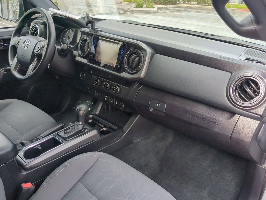 Used 2018 Toyota Tacoma TRD Sport RWD image 30