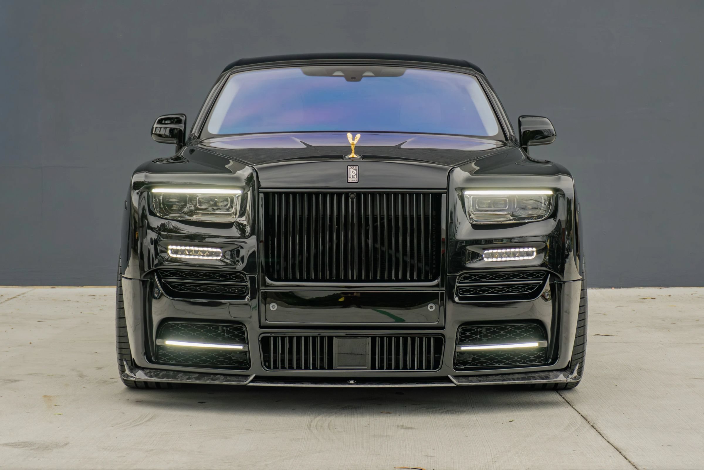 Used 2024 Rolls-Royce Phantom Sedan RWD image 4