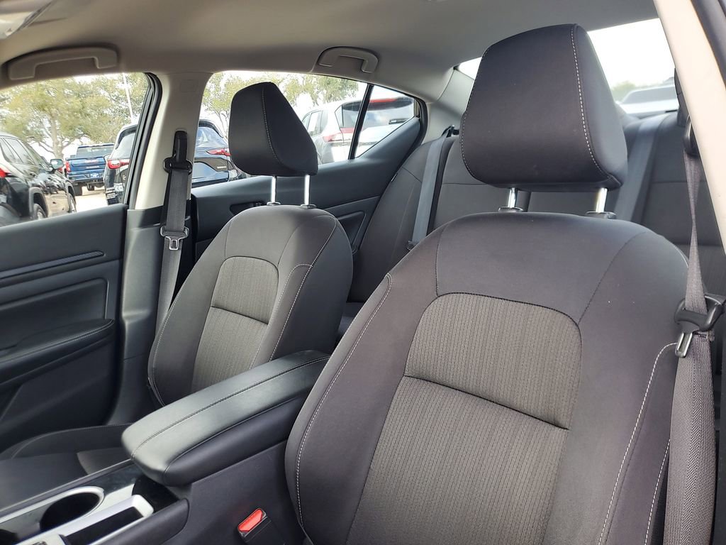 Used 2024 Nissan Altima 2.5 SV image 13