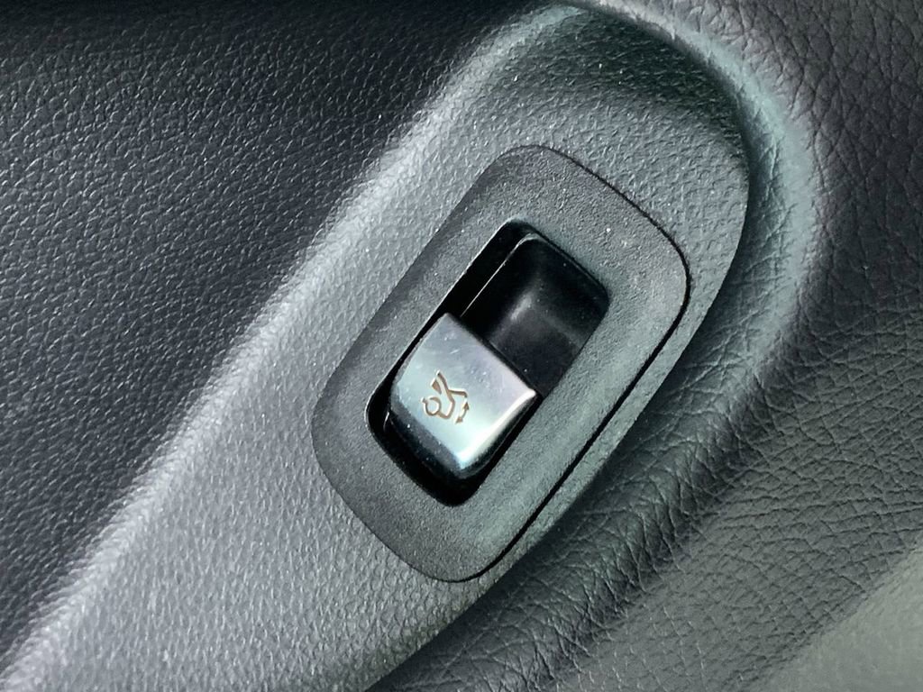 Used 2020 Mercedes-Benz C 63 AMG S w/ Multimedia Package image 19