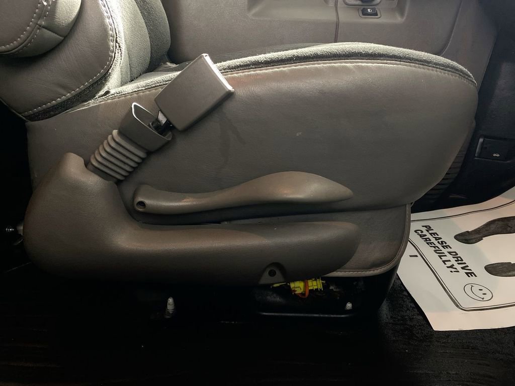 Used 2024 Chevrolet Express 2500 w/ Driver Convenience Package RWD image 12