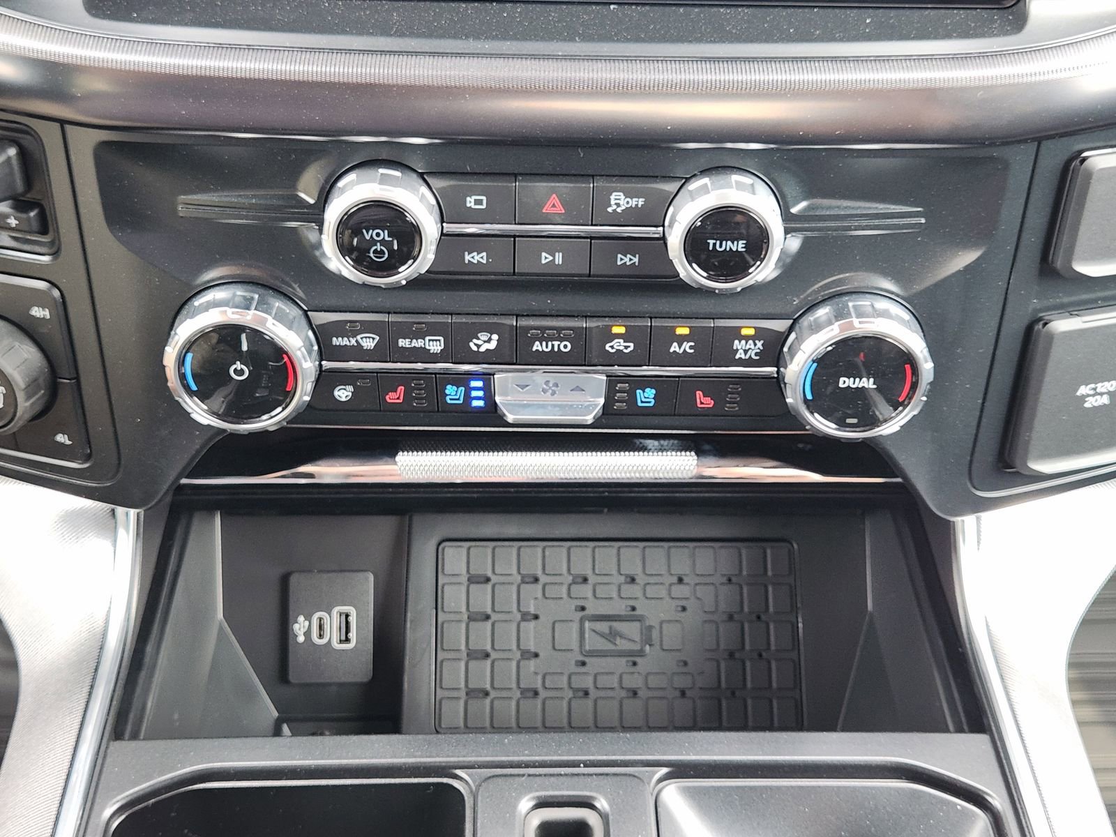 New 2025 Ford F150 Platinum w/ Equipment Group 702A High image 20