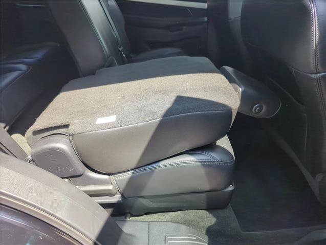 Used 2016 Ford Explorer XLT w/ Equipment Group 202A AWD/4WD image 22