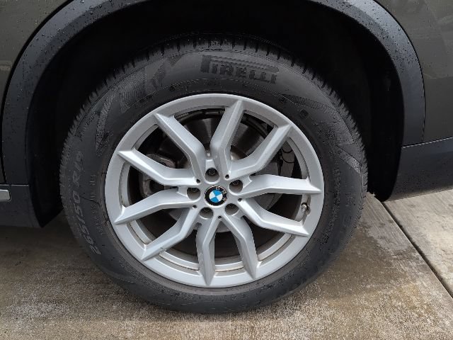 Used 2021 BMW X5 xDrive40i w/ Executive Package 2 AWD/4WD image 11