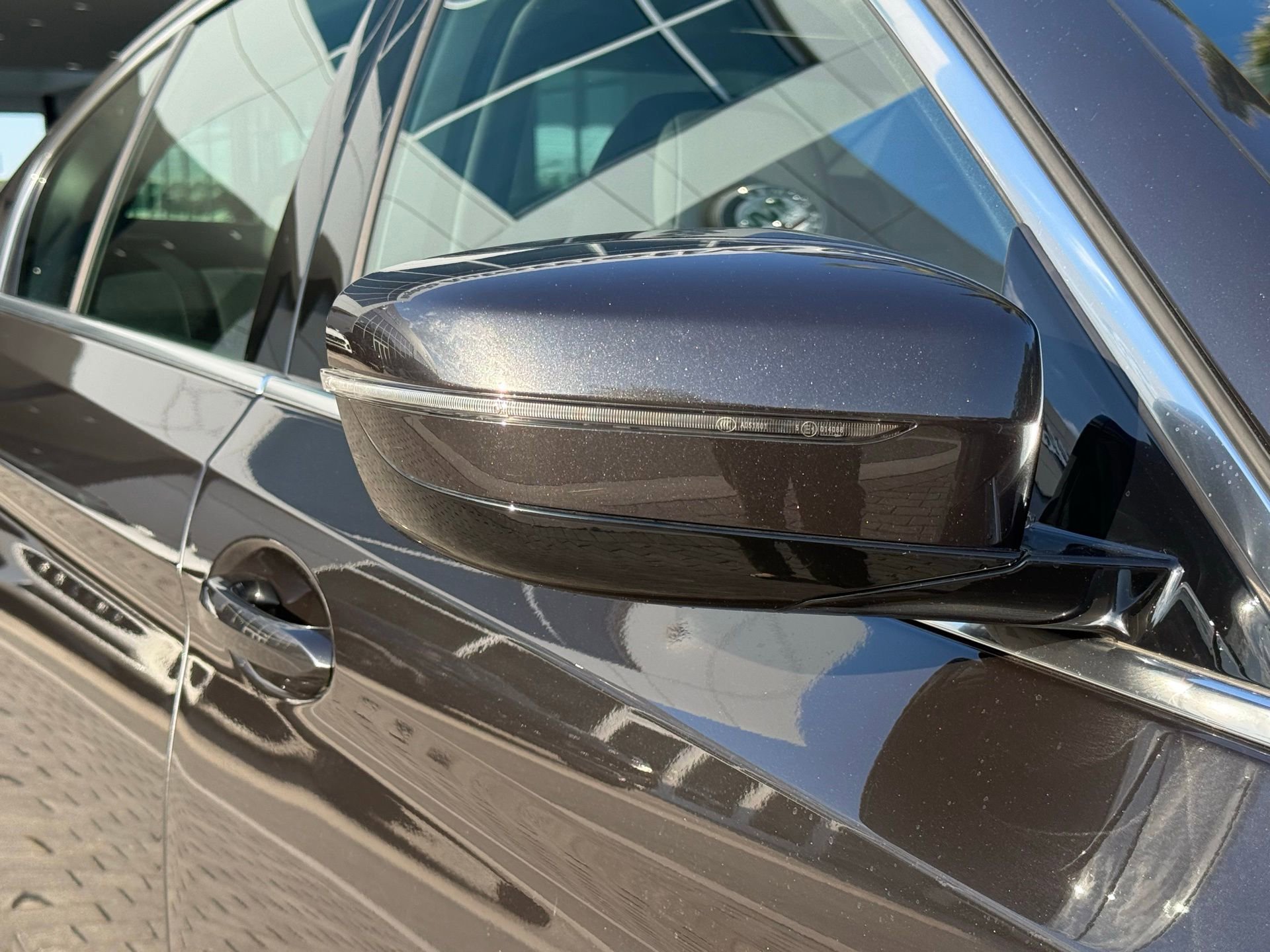 Used 2023 BMW 530e xDrive w/ Premium Package image 19