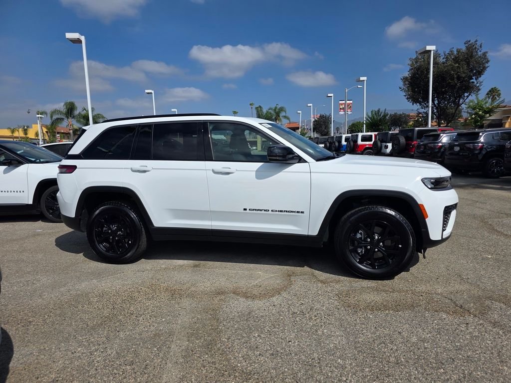 New 2026 Jeep Grand Cherokee Altitude RWD image 3