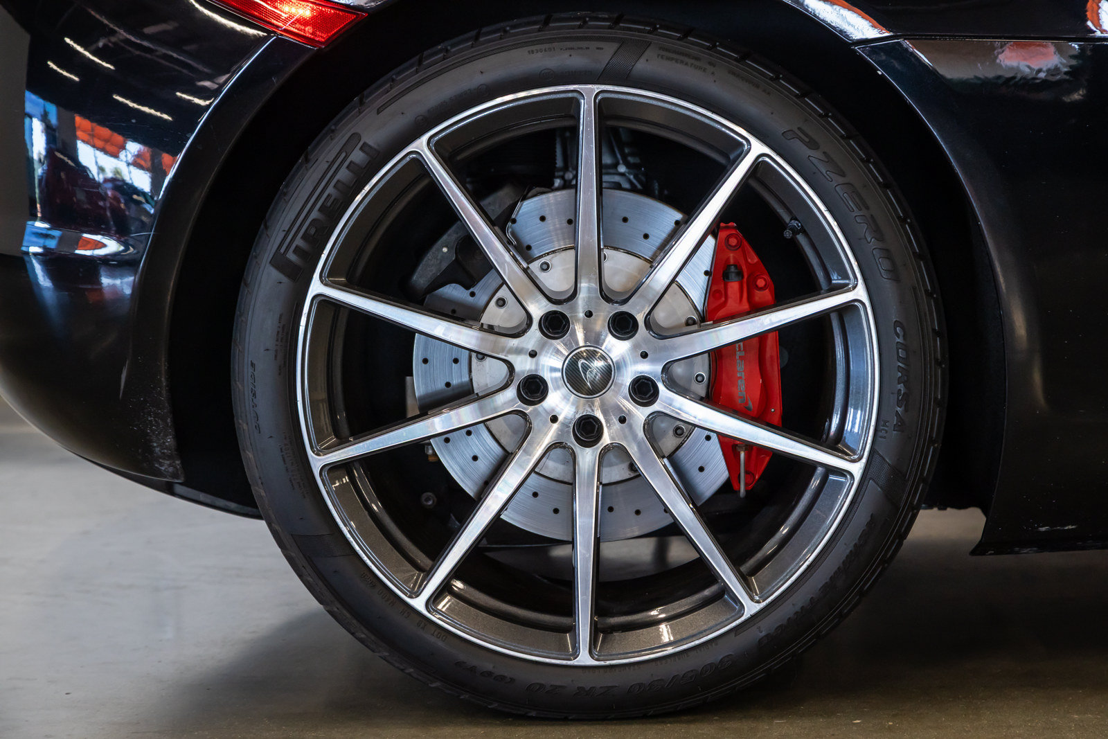 Used 2013 McLaren MP4-12C Spider RWD image 17