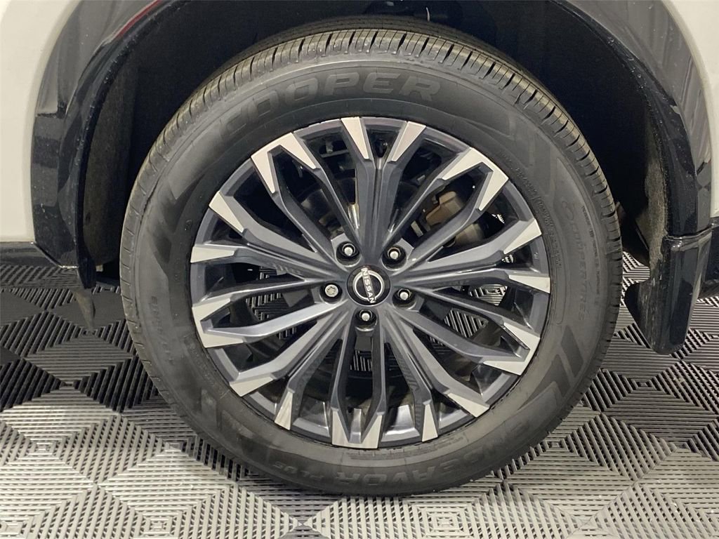 Used 2024 Nissan Rogue Platinum AWD/4WD image 33