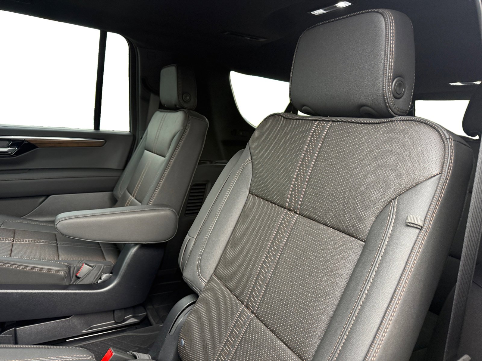 New 2026 Chevrolet Suburban High Country AWD/4WD image 16