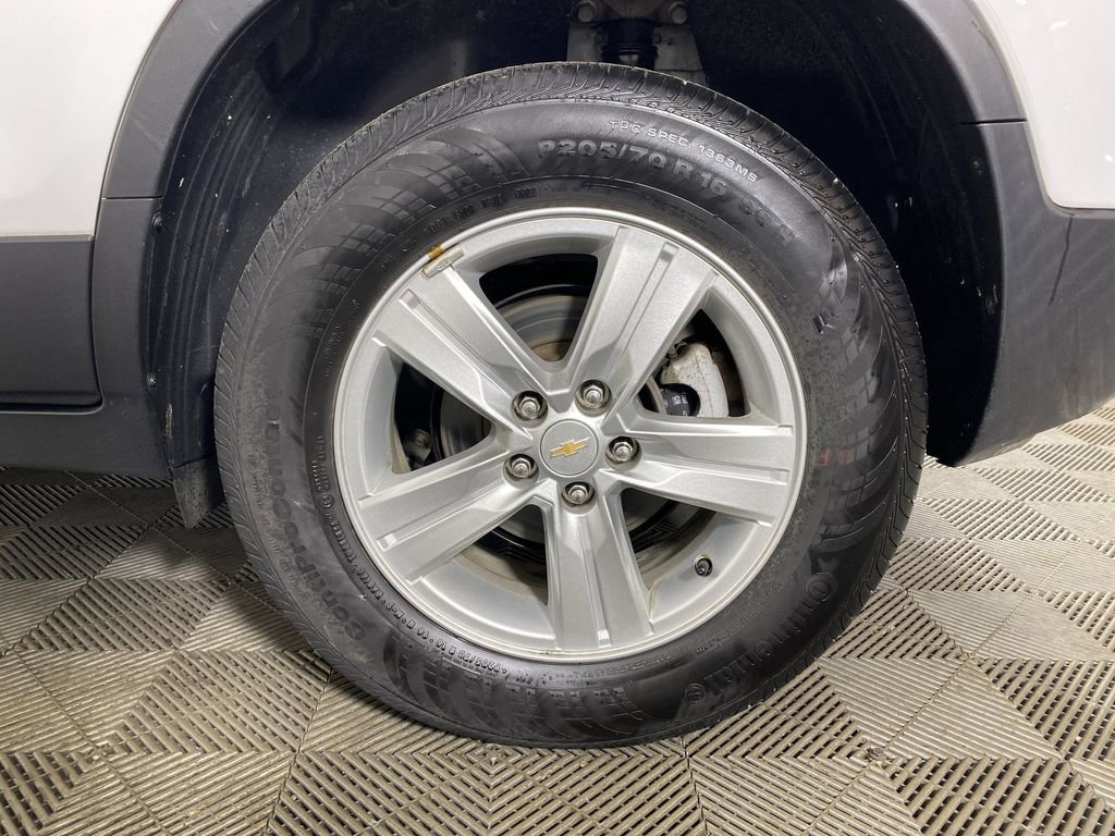 Used 2022 Chevrolet Trax LT w/ LT Convenience Package image 33