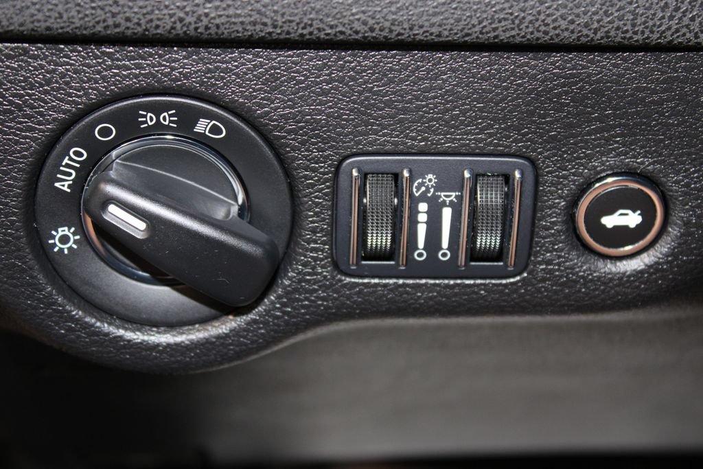 Used 2023 Chrysler 300 Touring AWD/4WD image 32