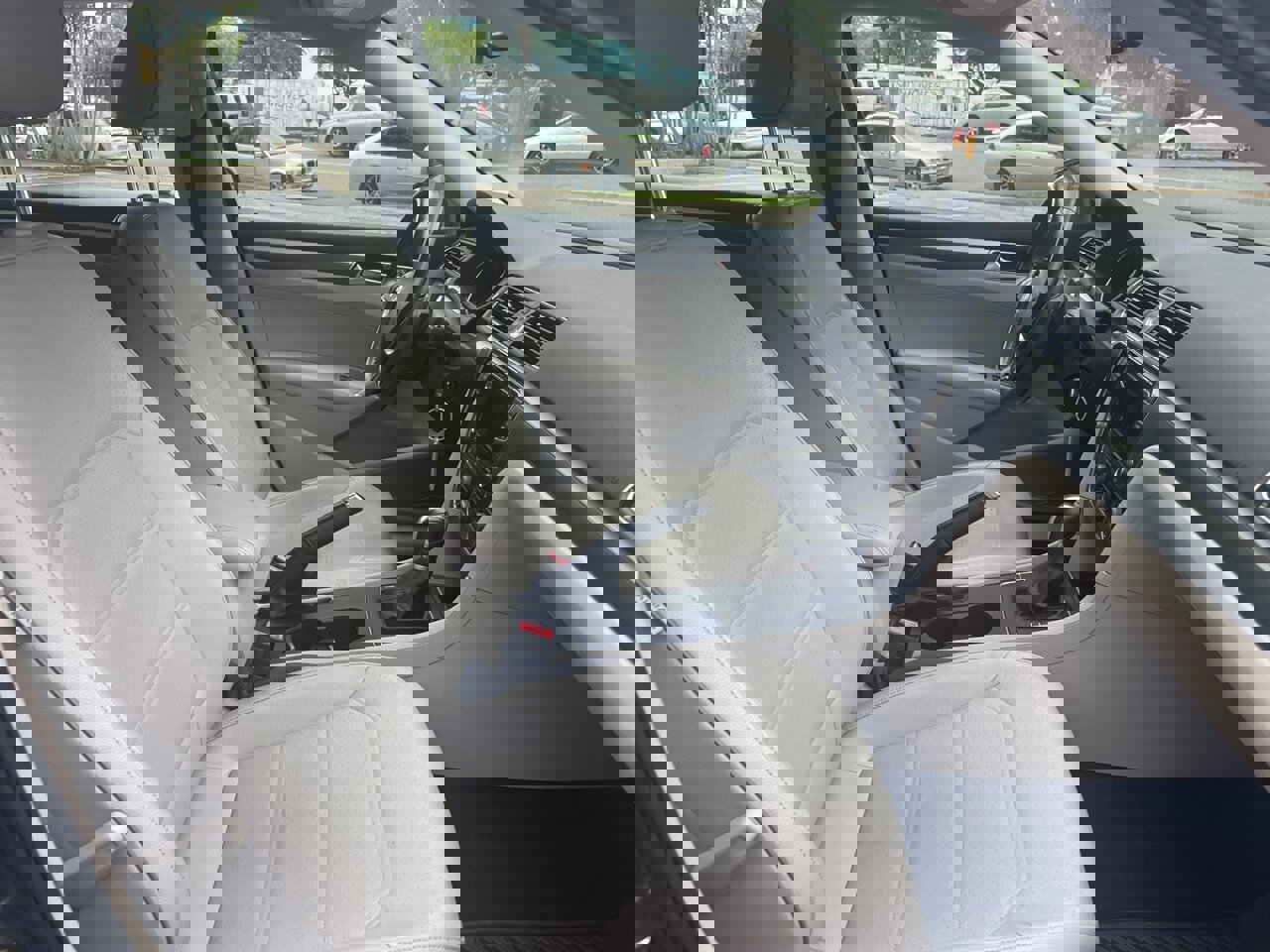 Used 2017 Volkswagen Passat 1.8T R-Line w/ R-Line Lighting Package FWD image 13