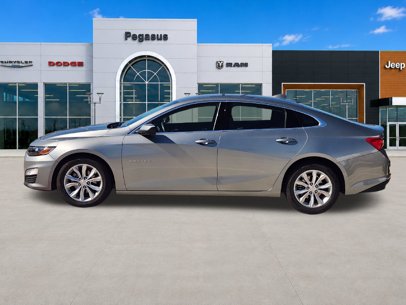 Used 2025 Chevrolet Malibu LT FWD image 7