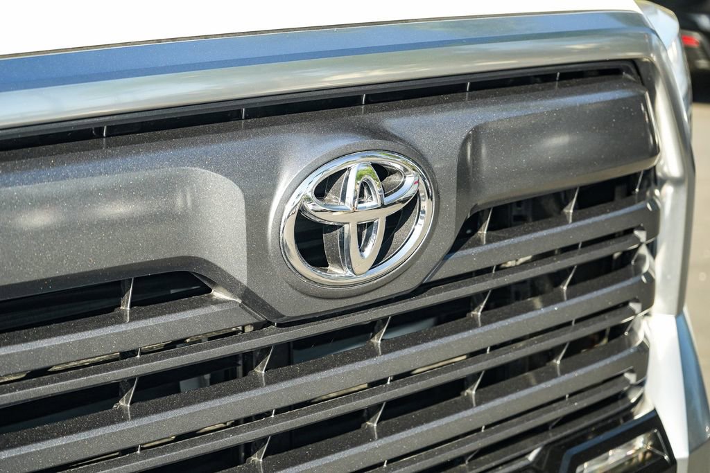 Used 2023 Toyota Tundra Limited w/ Power Package image 9