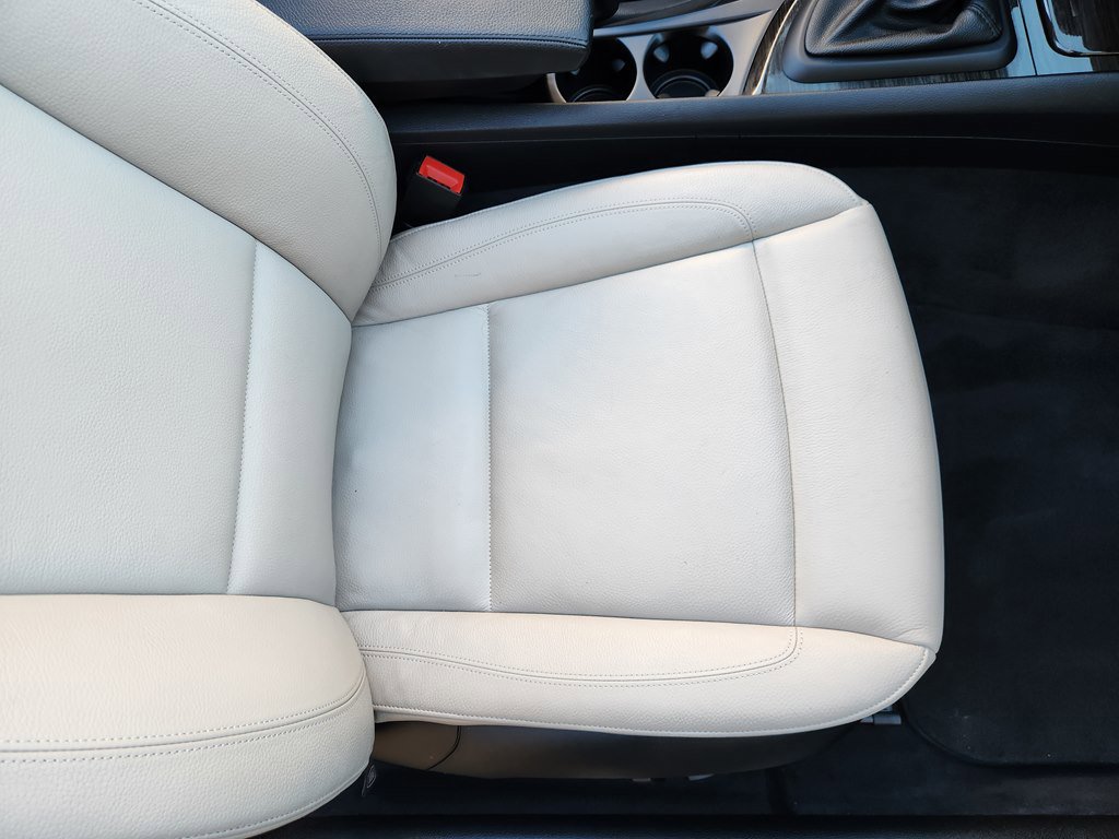 Used 2013 BMW 128i Convertible image 21