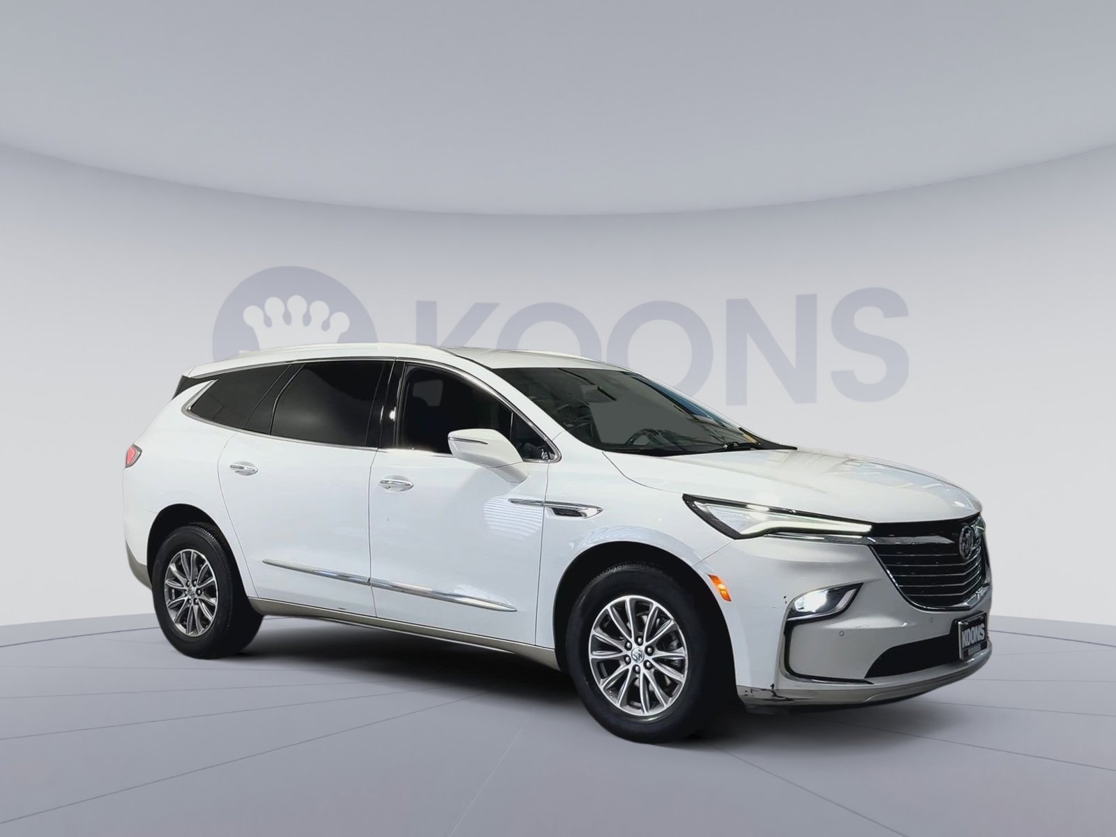 Used 2023 Buick Enclave Essence AWD/4WD image 2
