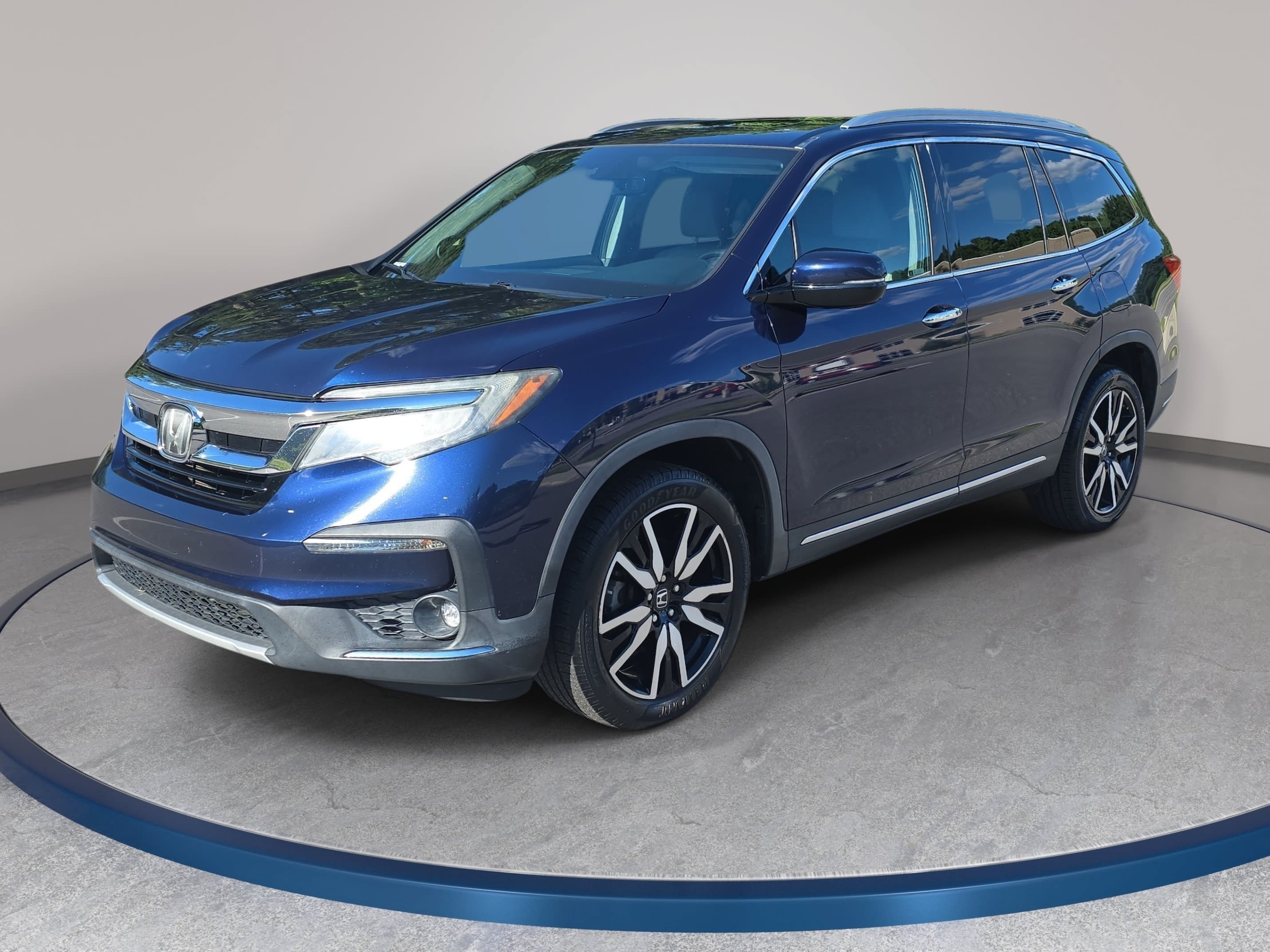 Used 2019 Honda Pilot Touring image 1