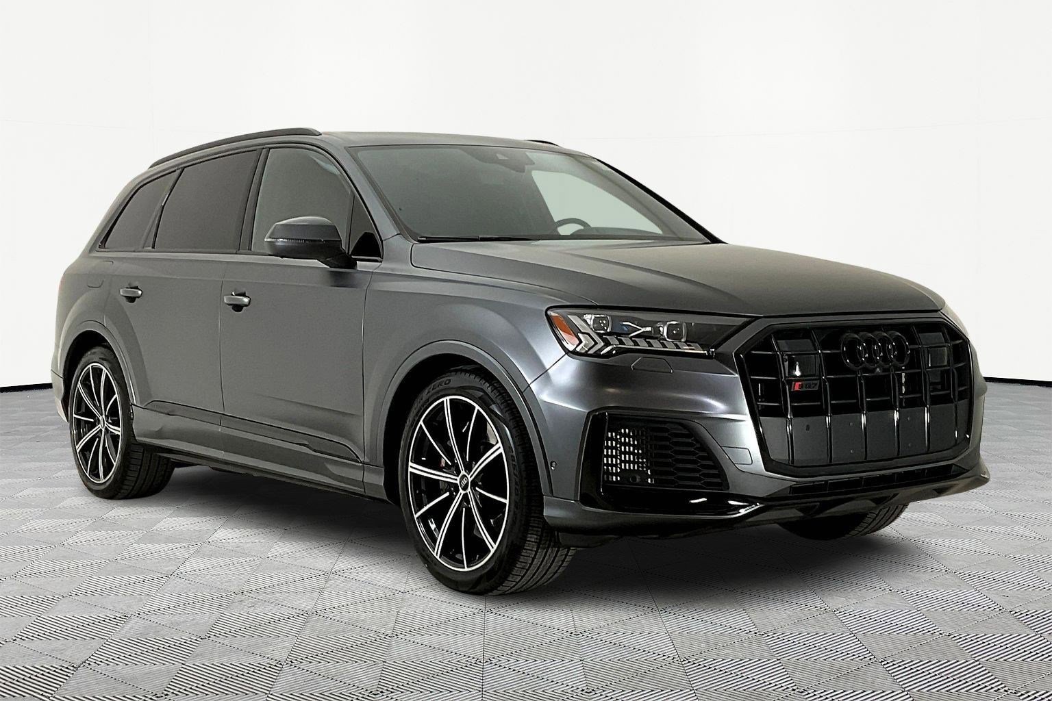 Used 2021 Audi SQ7 Prestige w/ Prestige Package image 3
