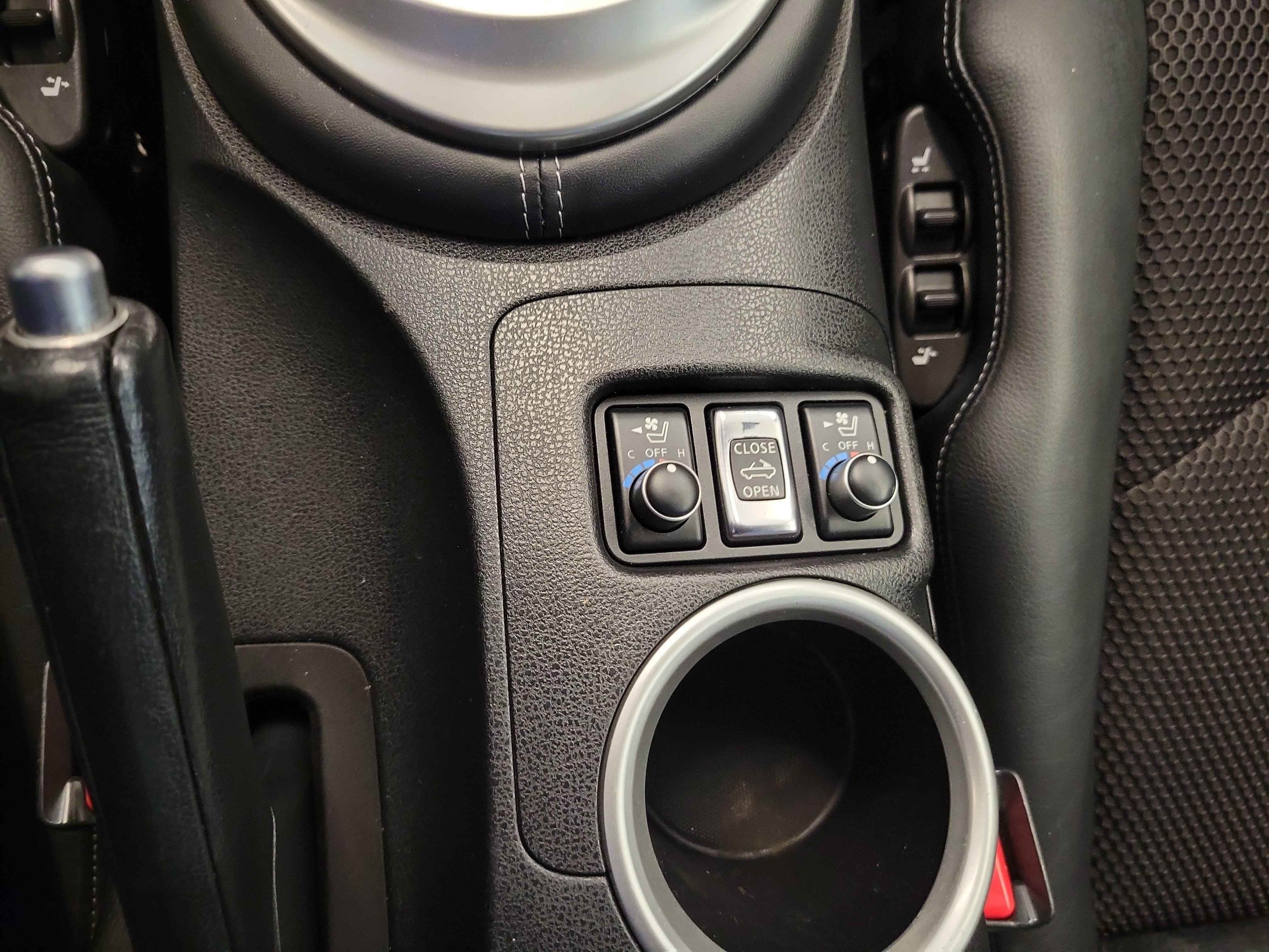 Used 2010 Nissan 370Z Touring RWD image 24