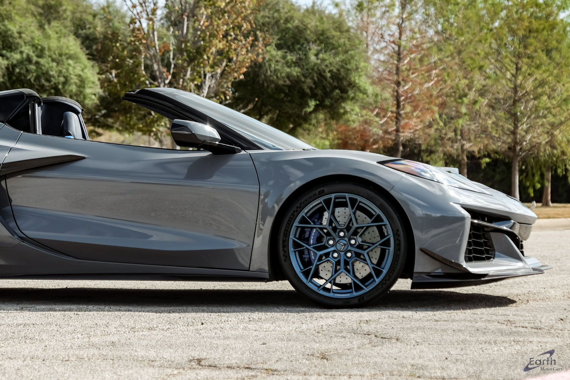 Used 2025 Chevrolet Corvette ZR1 w/ ZR1 Carbon Fiber Aero Package RWD image 32
