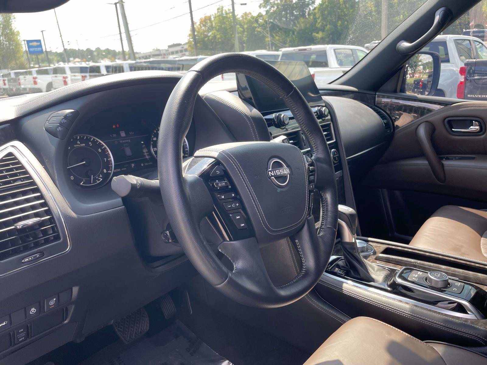 Used 2023 Nissan Armada Platinum w/ Captain's Chairs Package AWD/4WD image 8