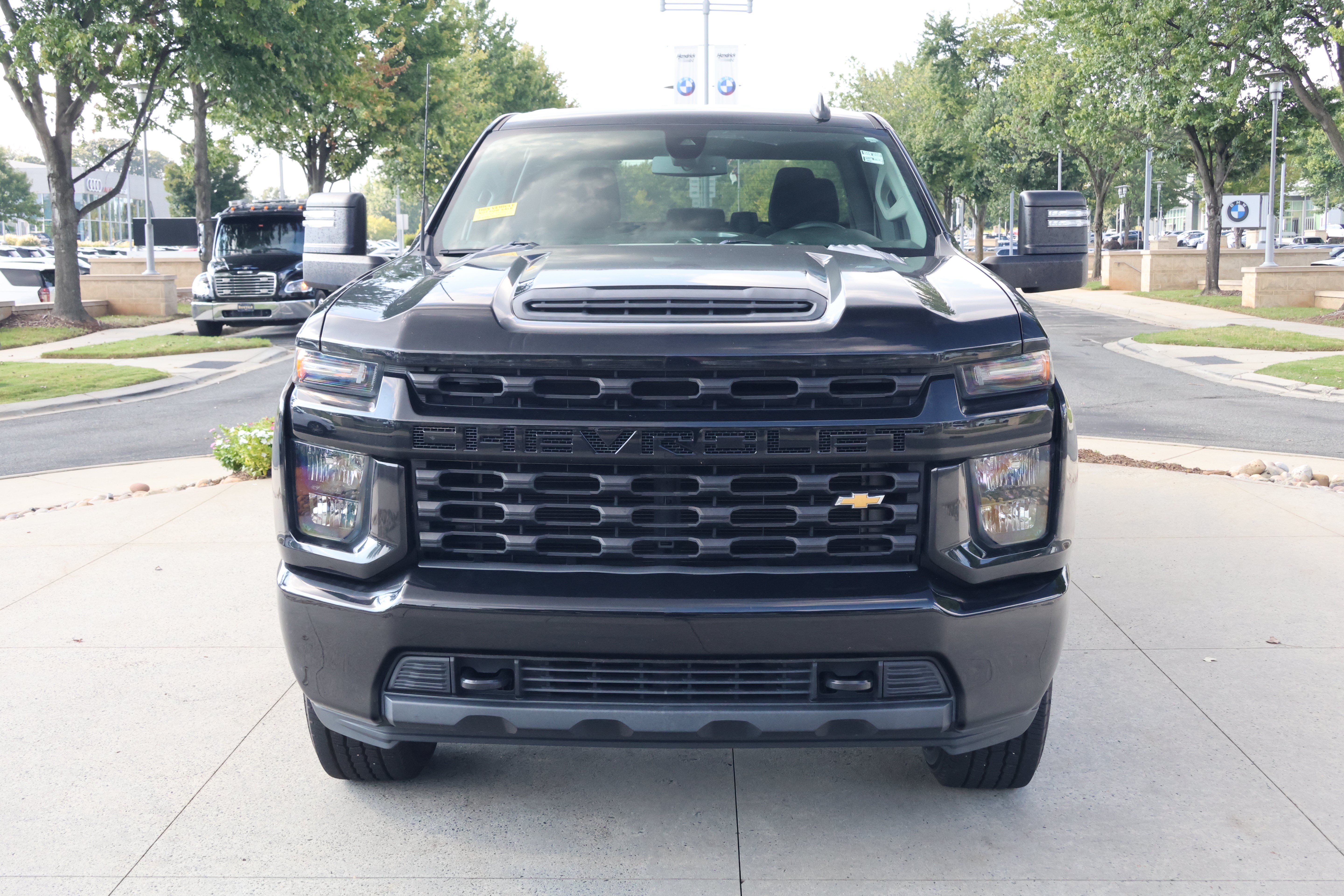 Used 2022 Chevrolet Silverado 2500 Custom w/ Custom Value Package AWD/4WD image 3