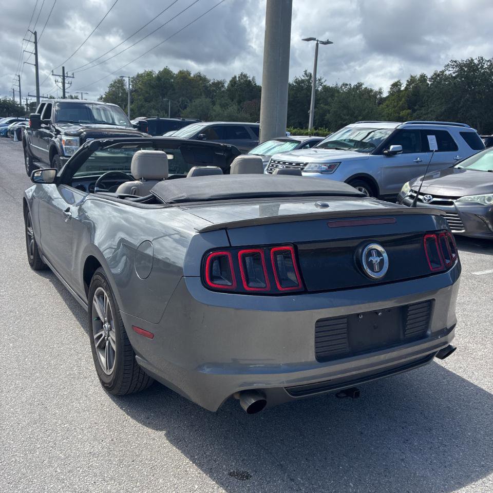 Used 2013 Ford Mustang Premium RWD image 3