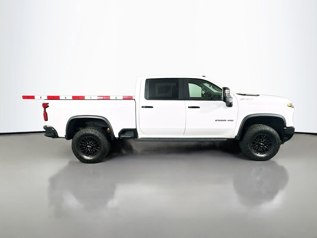 Used 2024 Chevrolet Silverado 2500 ZR2 w/ Technology Package image 8