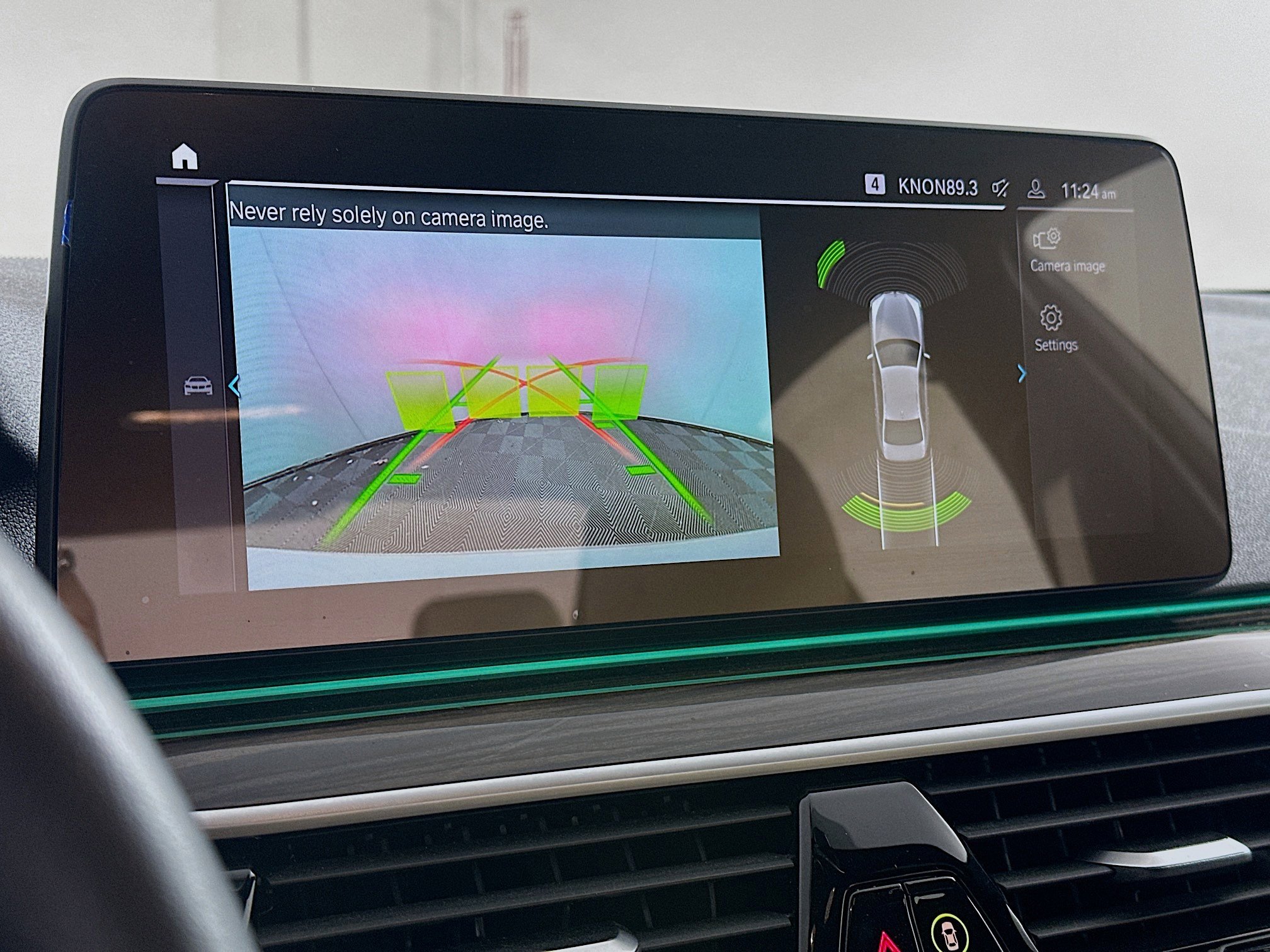 Used 2023 BMW 530e w/ Premium Package RWD image 23