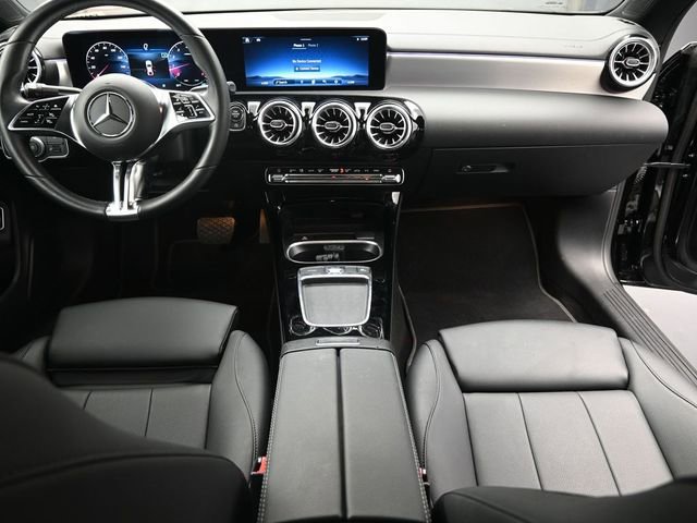 Used 2024 Mercedes-Benz CLA 250 image 27