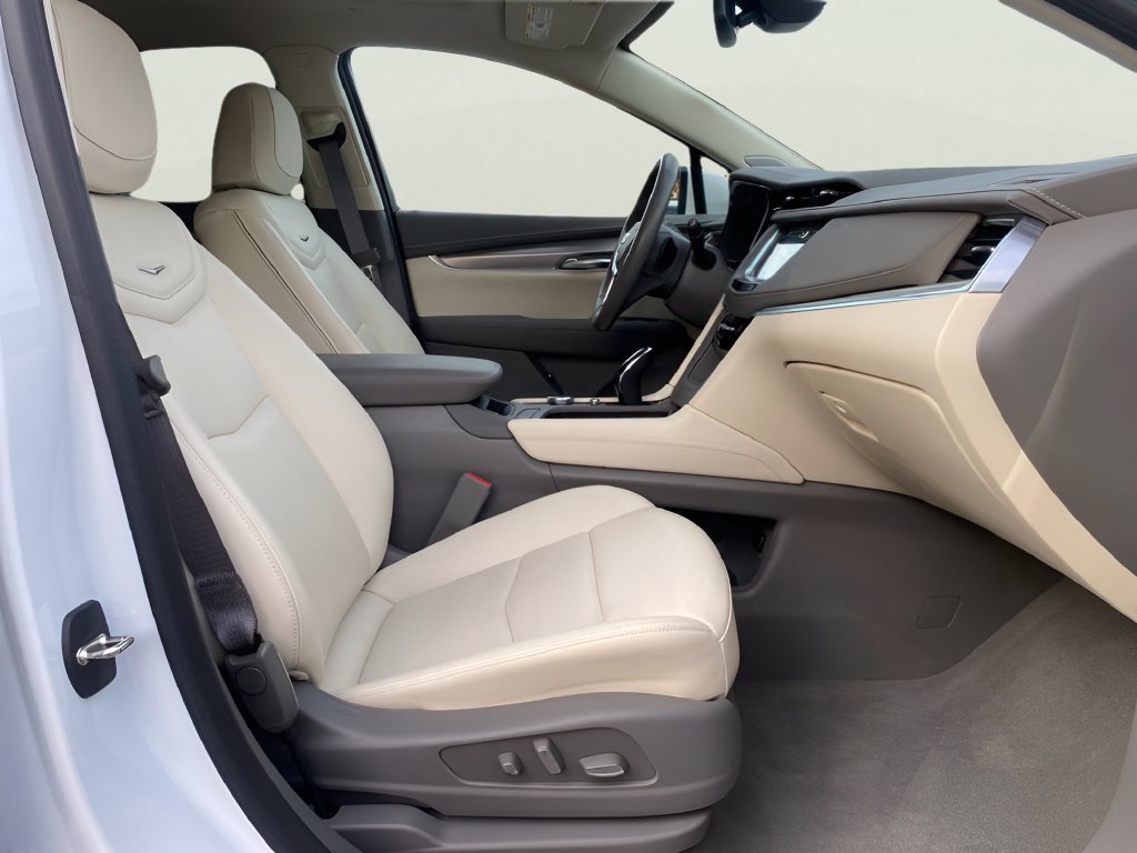 Certified 2024 Cadillac XT5 Premium Luxury AWD/4WD image 17